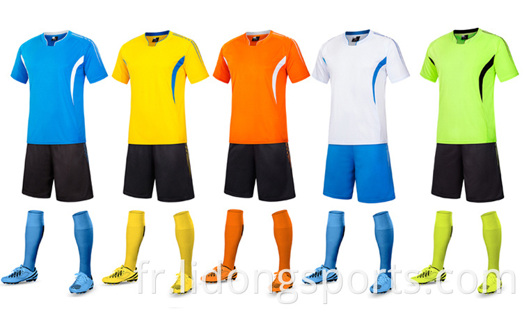 Shirts de soccer de conception personnalisés Uniforme Soccer Plain Jerseys OEM Football Kit avec un prix avantageux